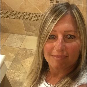 Meet your Posher, Christy